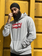 Load image into Gallery viewer, LEVI&#39;S GRAPHIC HOODIE GREY
